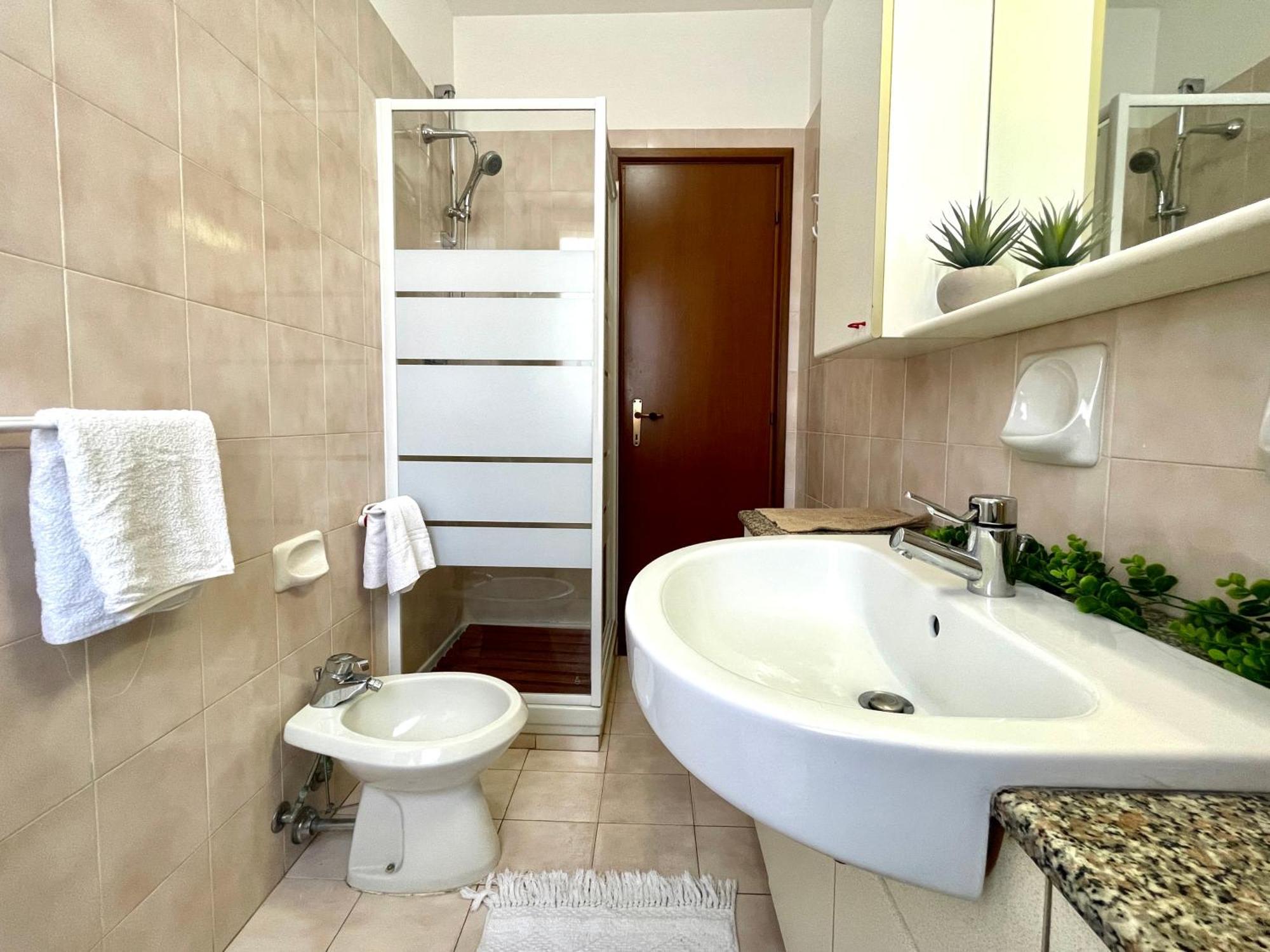 2 Locali A 600 Mt Dal Mare - Free Parking Appartement Ceriale Buitenkant foto